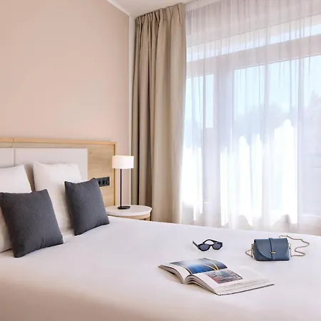 Quality Val D'europe 아파트호텔 3*
